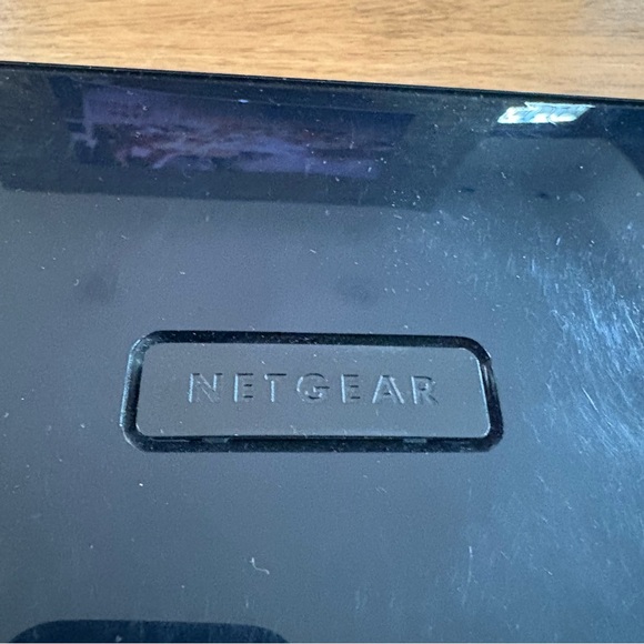 Netgear N600 Router - Picture 2 of 10